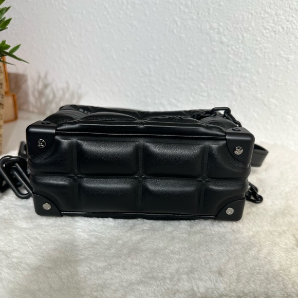 Louis Vuitton Black Leather Limited Edition Soft Trunk Shoulder Bag - Picture 3 of 12